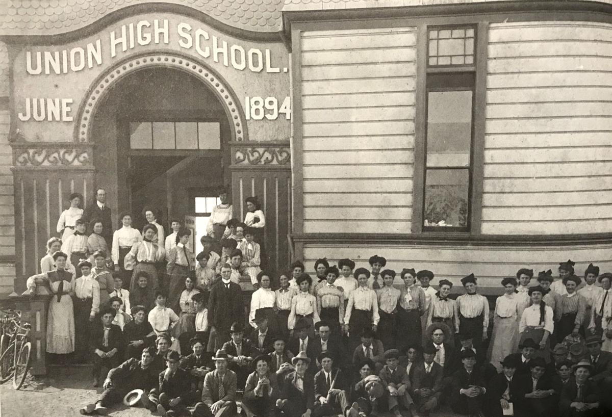 Everyone in this photo is dead
