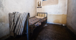 Advice to Guy Living in a Hostel Surrounded by Losers