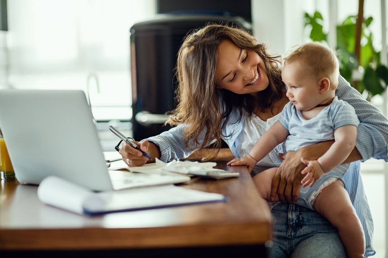family and business for women Can a woman have a career and a family simultaneously?